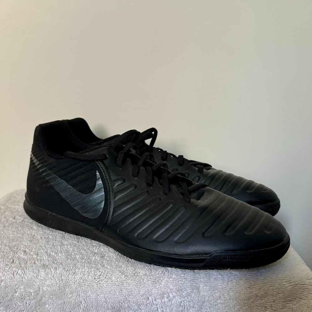 NIKE Tiempo Indoor Soccer Clear - NEVER WORN